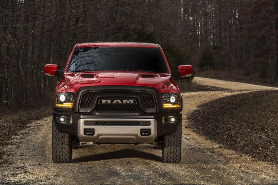  Dodge Ram 1500 Rebel 2015 года  (фото 10 из 54)